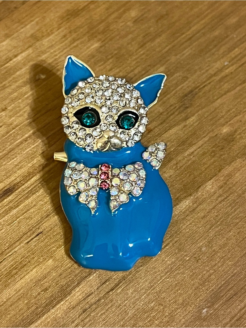 Cat brooch w/enamel painted in turquoise blue, green, abalone rhinestones 1 1/2”